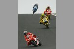 Sete Gibernau (Ducati) vor Valentino Rossi (Yamaha), Marco Melandri (Fortuna Honda) und Chris Vermeulen (Suzuki)