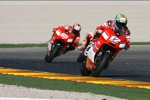 Troy Bayliss vor Loris Capirossi (Ducati)