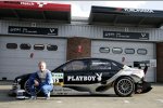 Jonathan Palmer vor dem Audi A4 DTM von  Rosberg