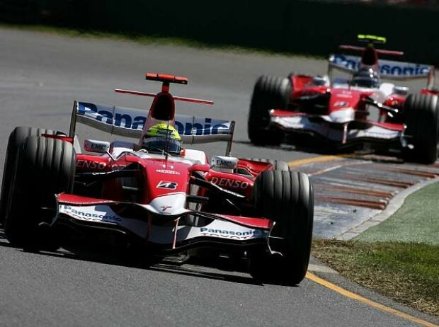 Titel-Bild zur News: Ralf Schumacher vor Jarno Trulli
