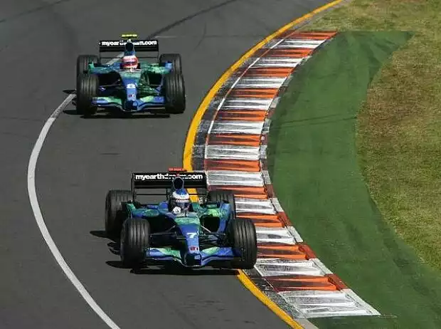 Jenson Button vor Rubens Barrichello Titel-Bild zur News: Jenson Button vor Rubens Barrichello