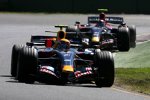 Mark Webber (Red Bull) vor Scott Speed (Toro Rosso)
