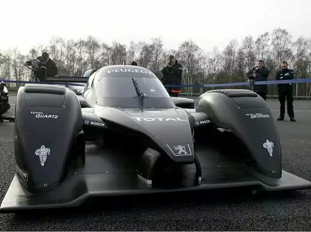 Peugeot 908 Titel-Bild zur News: Peugeot 908