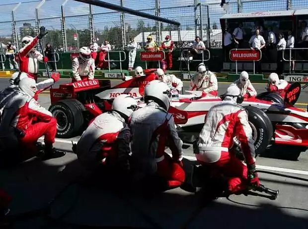 Boxenstopp beim Super Aguri F1 Team Titel-Bild zur News: Boxenstopp beim Super Aguri F1 Team