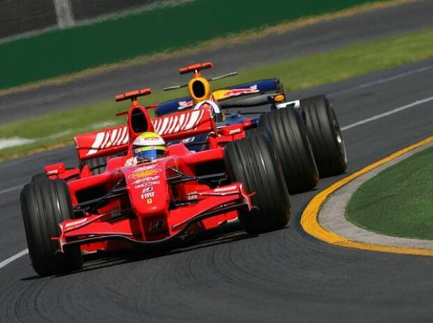 Titel-Bild zur News: Felipe Massa vor David Coulthard