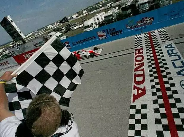 Helio Castroneves Titel-Bild zur News: Helio Castroneves