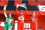 Das exakt gleiche Podium, wie vor Jahresfrist: Helio Castroneves, Scott Dixon und Tony Kanaan