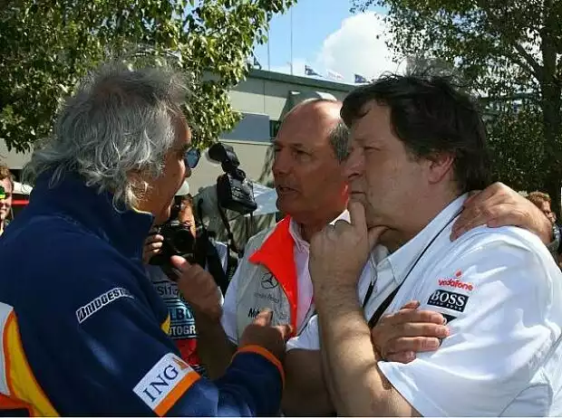 Titel-Bild zur News: Flavio Briatore, Ron Dennis und Norbert Haug