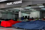 Die Formel-1-Autos im Parc Fermé