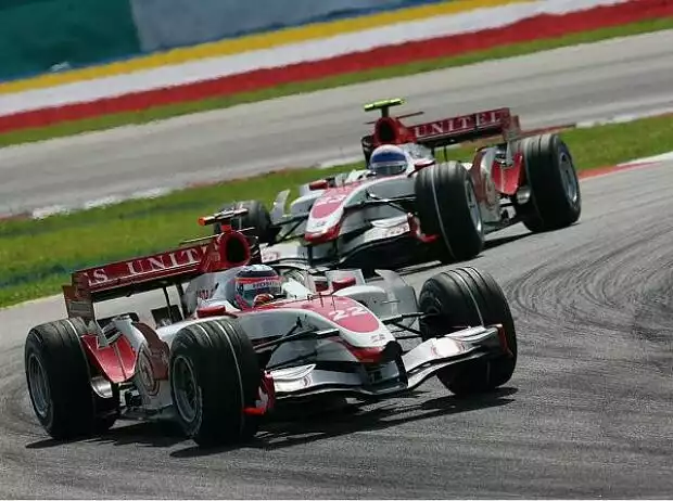 Takuma Sato vor Anthony Davidson Titel-Bild zur News: Takuma Sato vor Anthony Davidson