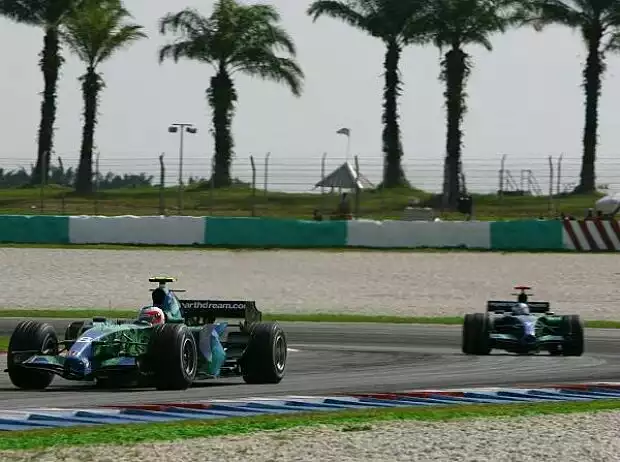 Barrichello Button Titel-Bild zur News: Barrichello Button