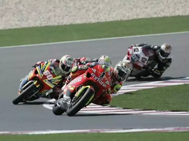 Titel-Bild zur News: Jorge Lorenzo vor Hector Barbera