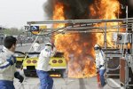 Die Corvette C6.R von Jean-Luc Blanchemain, Sebastien Dumez und Vincent Vosse fängt Feuer in der Boxengasse