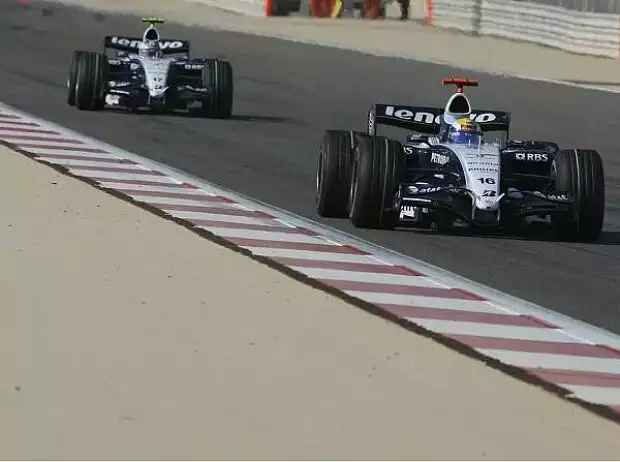 Titel-Bild zur News: Nico Rosberg vor Alexander Wurz