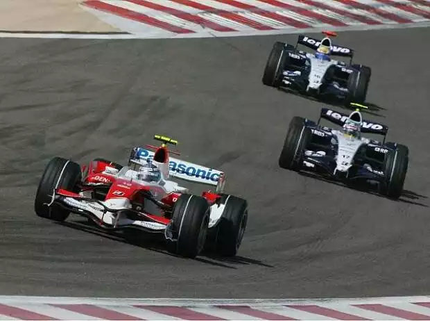 Jarno Trulli vor Alexander Wurz und Nico Rosberg Titel-Bild zur News: Jarno Trulli vor Alexander Wurz und Nico Rosberg