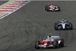 Jarno Trulli (Toyota) vor Alexander Wurz (Williams) 