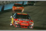 Jeff Gordon kann Tony Stewart davonziehen