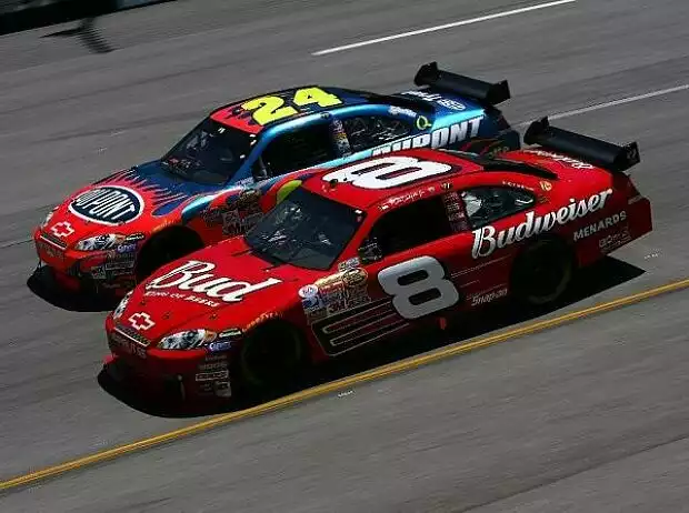 Titel-Bild zur News: Jeff Gordon Dale Earnhardt Jr.