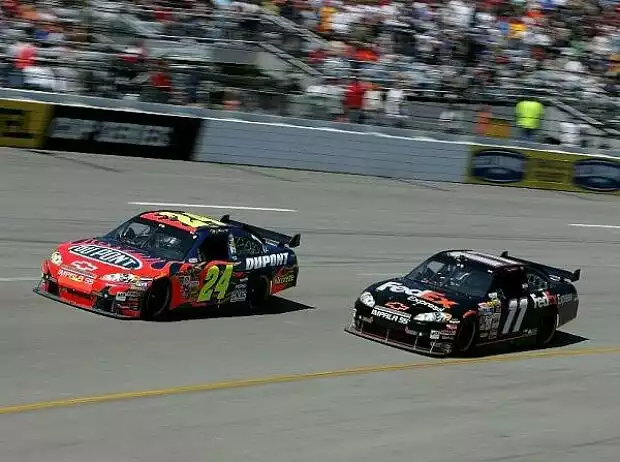 Jeff Gordon Denny Hamlin Titel-Bild zur News: Jeff Gordon Denny Hamlin