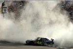 Jimmie Johnson feiert seinen Sieg