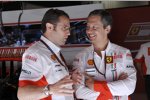 Stefano Domenicali (Sportlicher Leiter) und Mario Almondo (Technischer Direktor) (Ferrari)  