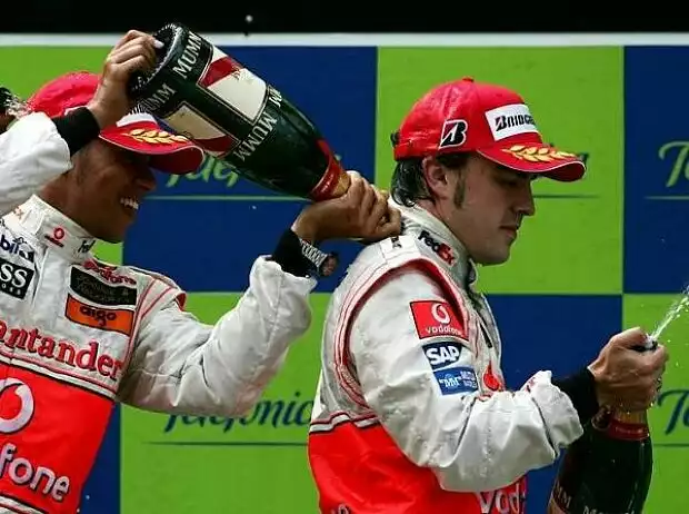 Lewis Hamilton und Fernando Alonso Titel-Bild zur News: Lewis Hamilton und Fernando Alonso