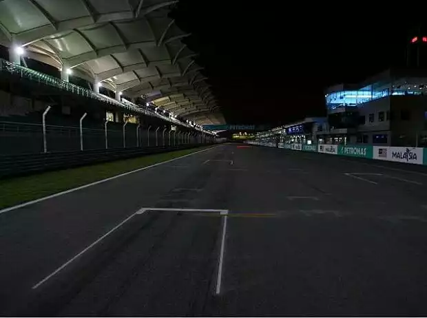 Sepang in der Nacht Titel-Bild zur News: Sepang in der Nacht