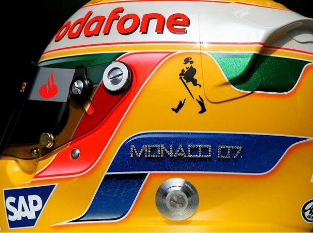 Titel-Bild zur News: Helm von Lewis Hamilton