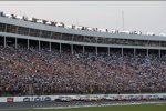 Matt Kenseth führt das Feld in das Busch-Rennen von Charlotte