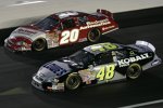 Jimmie Johnson Denny Hamlin im Busch Rennen