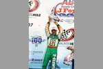 Tony Kanaan mit dem Siegerpokal