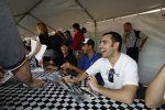 Dario Franchitti (Andretti Green) gibt Autogramme
