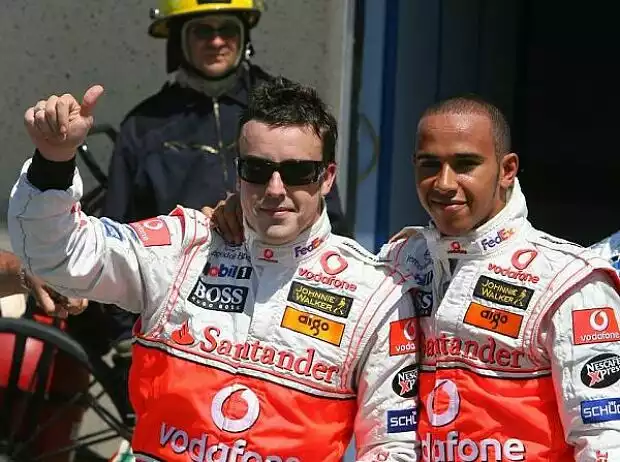 Fernando Alonso und Lewis Hamilton Titel-Bild zur News: Fernando Alonso und Lewis Hamilton