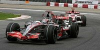 Fernando Alonso vor Takuma Sato