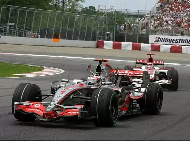 Fernando Alonso vor Takuma Sato Titel-Bild zur News: Fernando Alonso vor Takuma Sato