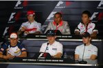 Oben: Jarno Trulli (Toyota), Lewis Hamilton (McLaren-Mercedes) und Takuma Sato (Super Aguri), unten: Heikki Kovalainen (Renault), Robert Kubica (BMW Sauber F1 Team) und Scott Speed (Toro Rosso) 