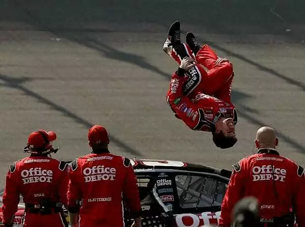Carl Edwards Titel-Bild zur News: Carl Edwards