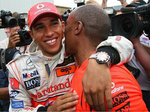 Titel-Bild zur News: Lewis Hamilton mit seinem Vater Anthony