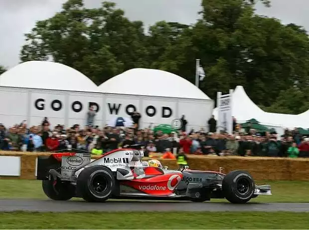 Lewis Hamilton beim Goodwood Festival of Speed Titel-Bild zur News: Lewis Hamilton beim Goodwood Festival of Speed
