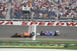  Dario Franchitti gewinnt vor Marco Andretti, beide Andretti Green