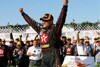 Bild zum Inhalt: Was macht NASCAR aus dem Montoya-Sieg?