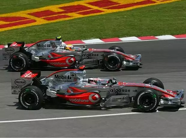 Fernando Alonso und Lewis Hamilton Titel-Bild zur News: Fernando Alonso und Lewis Hamilton