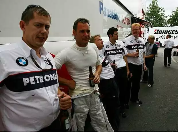 BMW Team Titel-Bild zur News: BMW Team