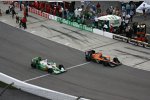 Kanaan und Franchitti an der Boxenausfahrt