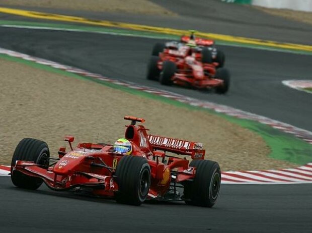 Felipe Massa vor Kimi Räikkönen und Lewis Hamilton