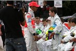 Lewis Hamilton (McLaren-Mercedes) mit Kartnachwuchs