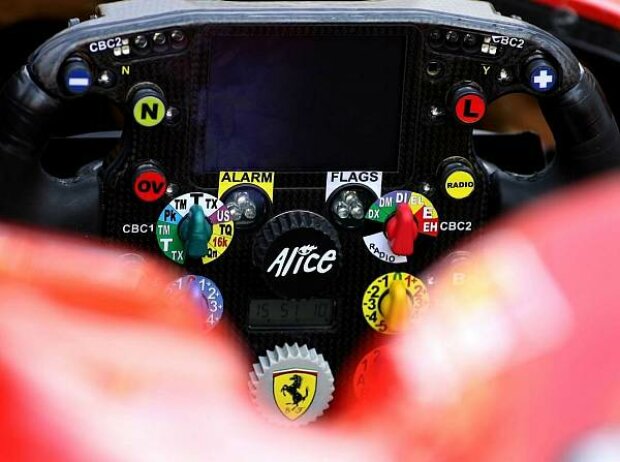 Titel-Bild zur News: Ferrari-Lenkrad