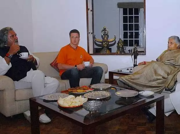 Vijay Mallya, Ralf Schumacher und Sheila Dixit Titel-Bild zur News: Vijay Mallya, Ralf Schumacher und Sheila Dixit