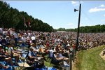 Viele IndyCar-Fans auf den Naturtribünen von Mid-Ohio