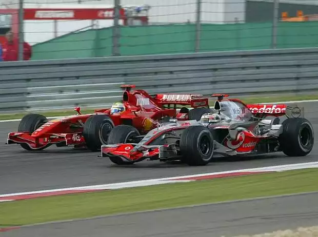Fernando Alonso und Felipe Massa Titel-Bild zur News: Fernando Alonso und Felipe Massa